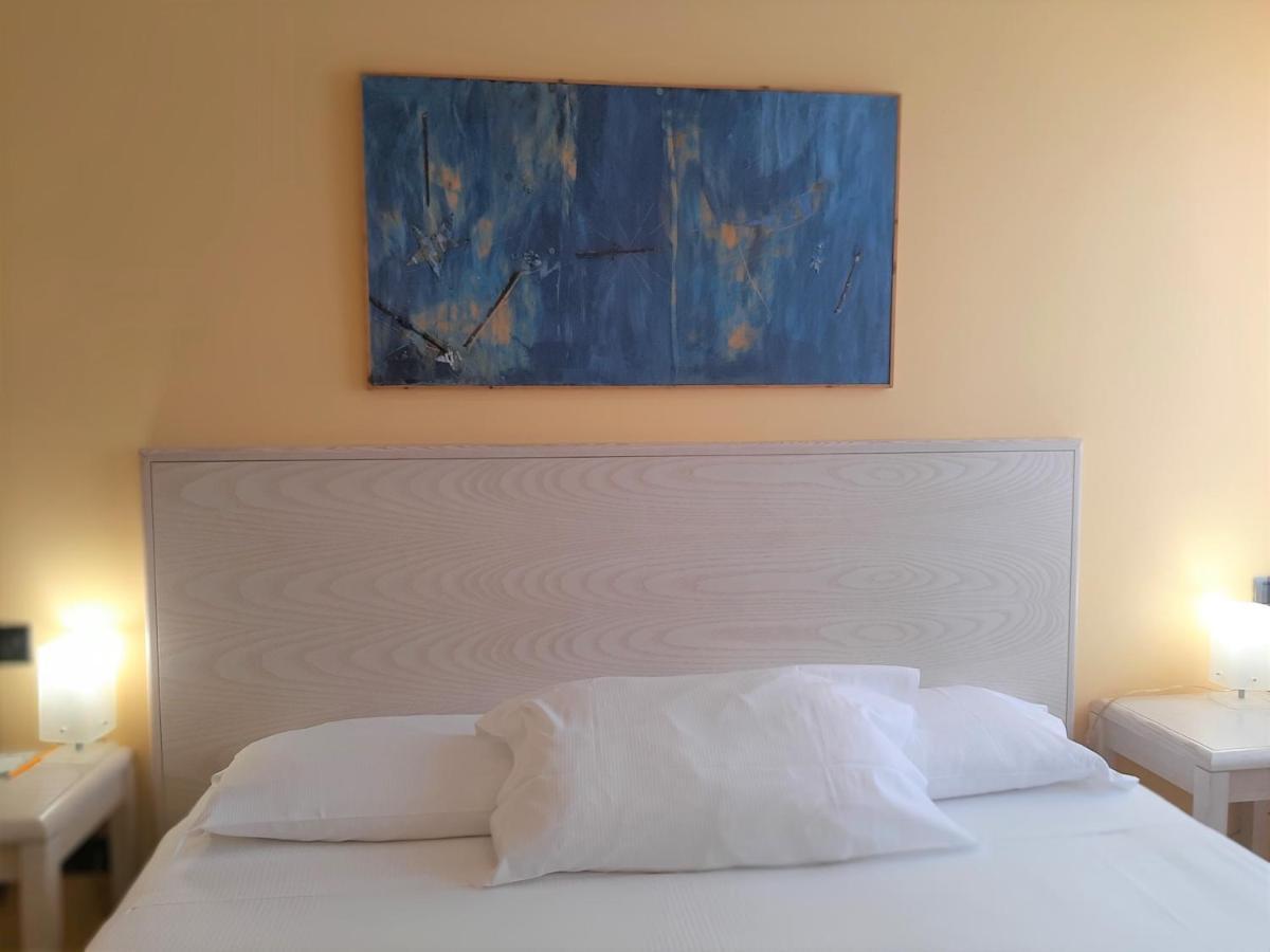 Hotel Chiaraluna Civitanova Marche Extérieur photo