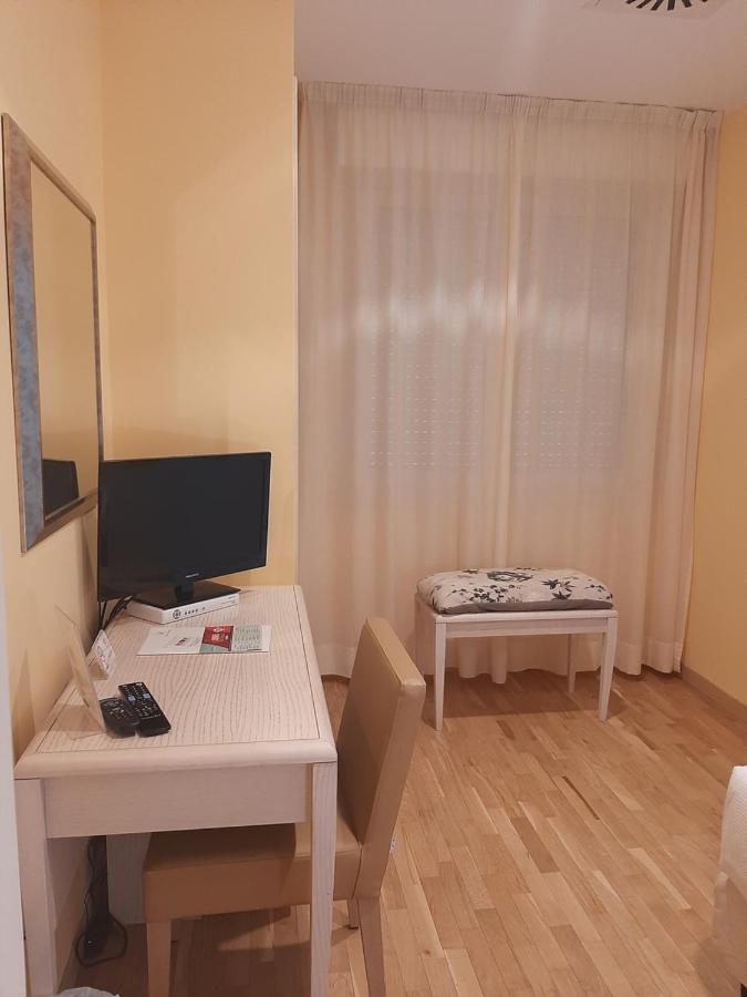 Hotel Chiaraluna Civitanova Marche Extérieur photo