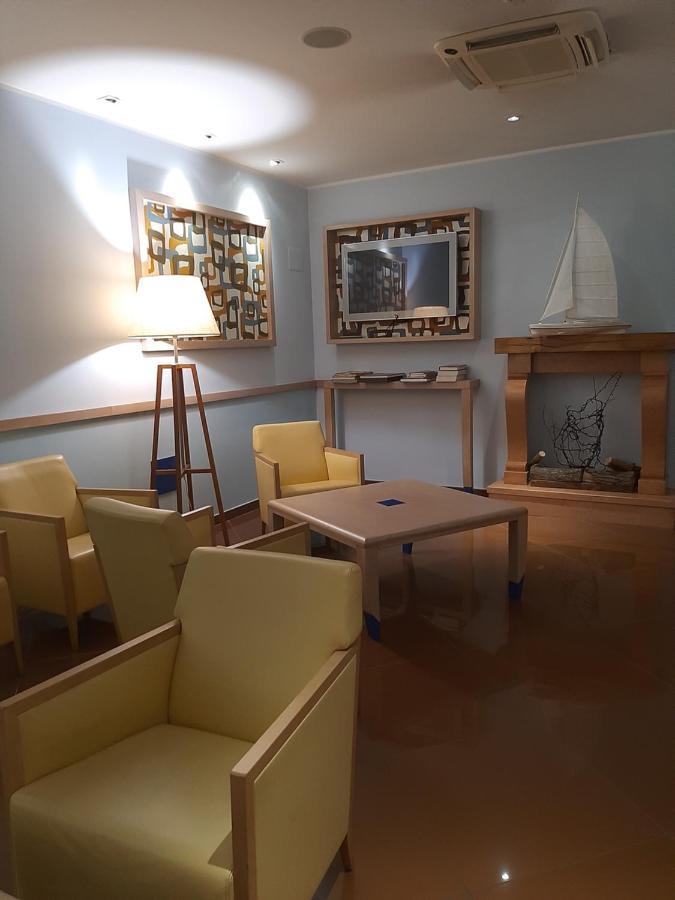 Hotel Chiaraluna Civitanova Marche Extérieur photo