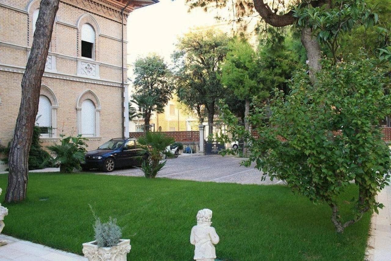 Hotel Chiaraluna Civitanova Marche Extérieur photo